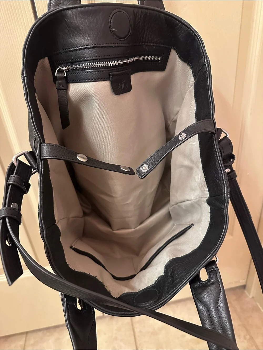 Classic Women's Leather Tote Bag in black